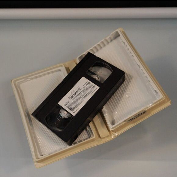 Pocahontas VHS 1996 Clamshell Walt Disney Masterpiece Collection - Picture 5 of 5